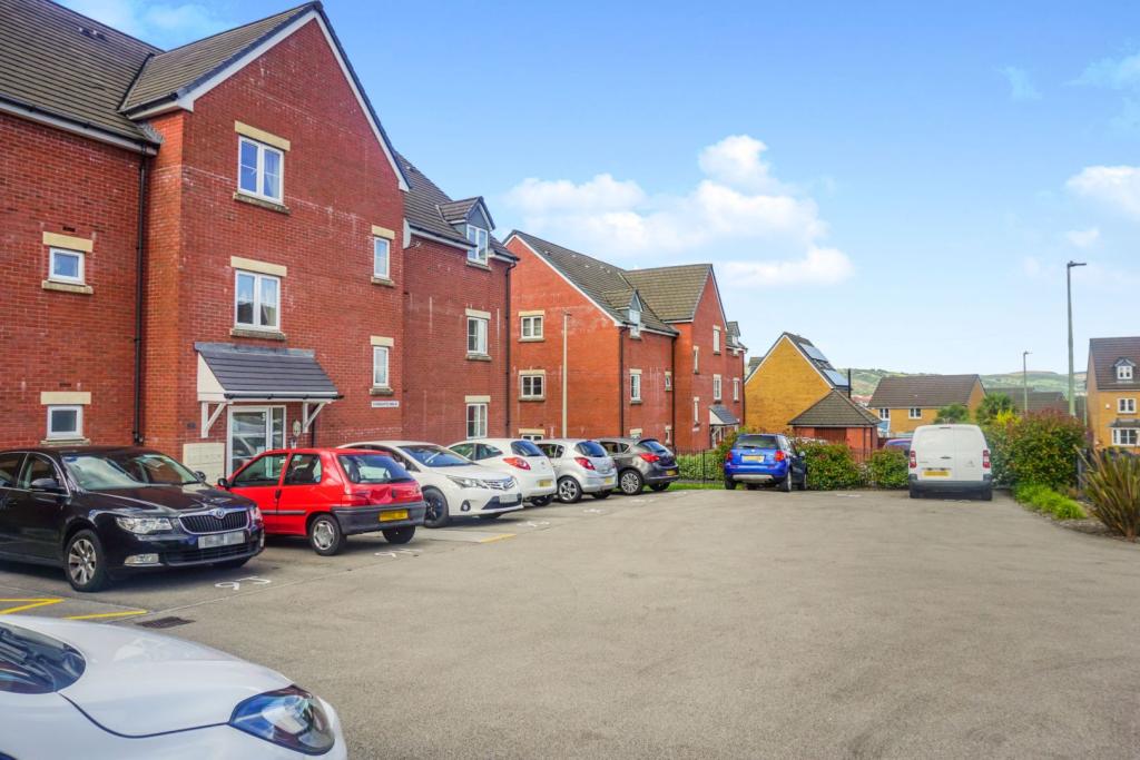 1 bedroom apartment for sale in 9 Knights Walk, Caerphilly, CF83