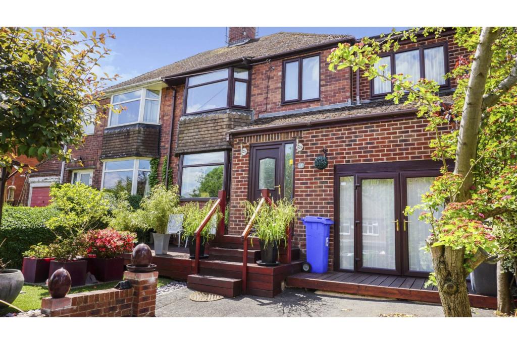 4 bedroom semidetached house for sale in Ashbourne Grove, Oughtibridge