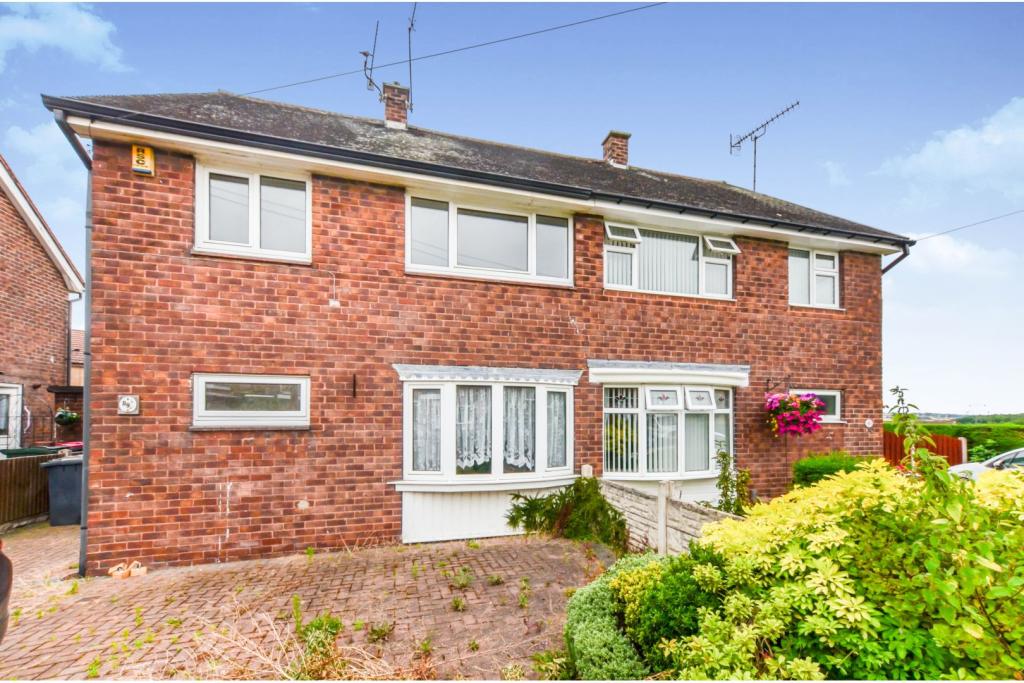 3 bedroom semidetached house for sale in Roman Crescent, Rotherham, S60