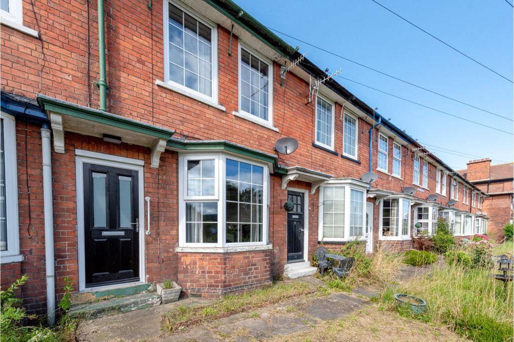 2 bedroom terraced house for sale in Seamer Road, Scarborough, YO12