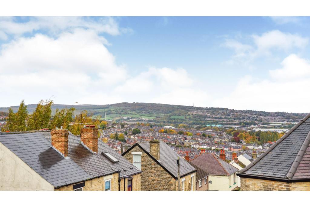 3 bedroom terraced house for sale in Walkley Crescent Road, Sheffield, S6