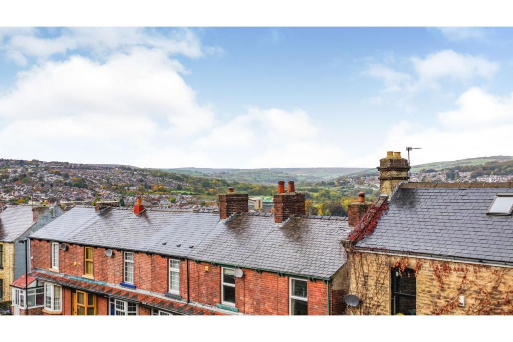 3 bedroom terraced house for sale in Walkley Crescent Road, Sheffield, S6