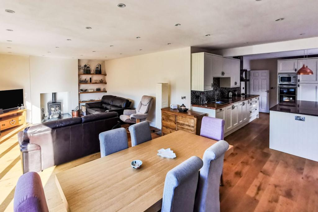 3 bedroom detached bungalow for sale in Dunston Road, Metheringham