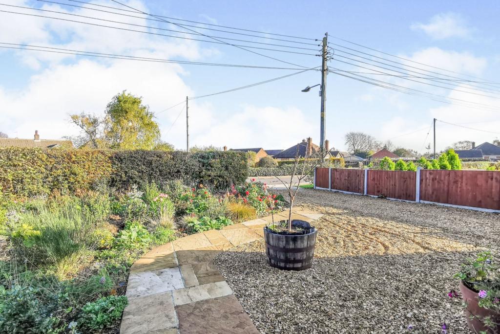 3 bedroom detached bungalow for sale in Dunston Road, Metheringham