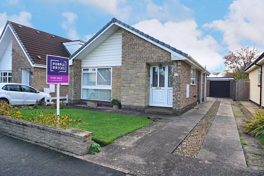 2 bedroom detached bungalow for sale in Canada Drive, Cottingham, HU16