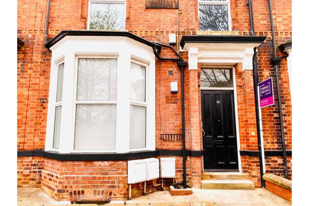 2 bedroom apartment for sale in 12 College grove view