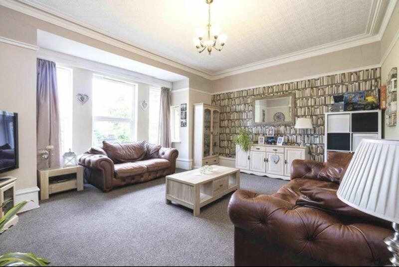 5 bedroom semidetached house for sale in Grimsby Road, Louth, LN11