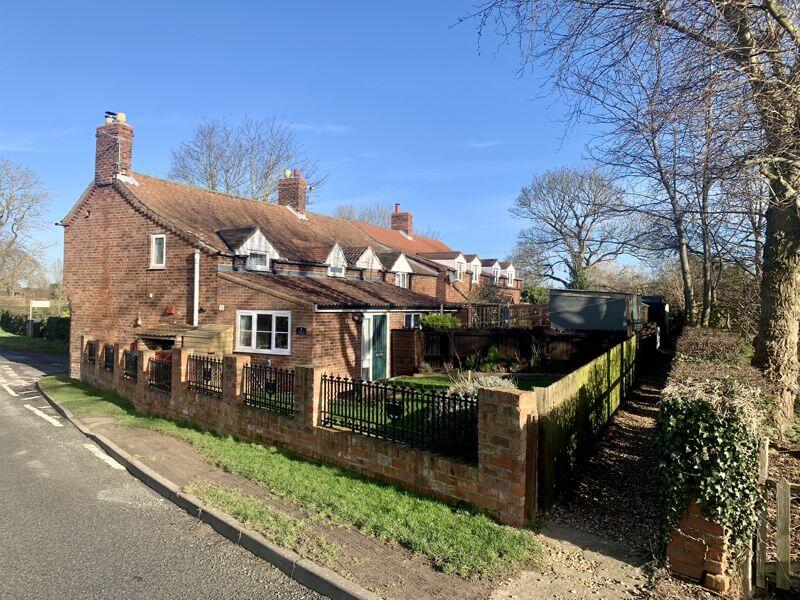 2 bedroom cottage for sale in Grange Lane, Covenham St Bartholomew, LN11