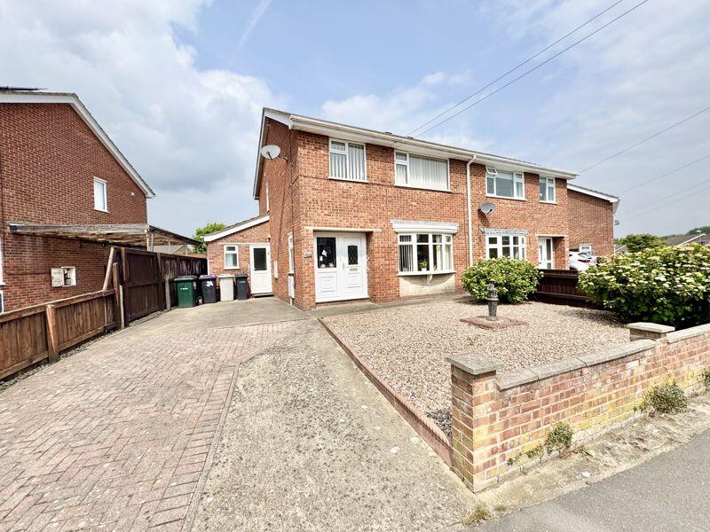 3 bedroom semi-detached house