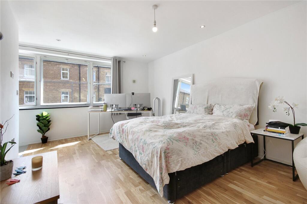 Main image of property: Cumberland Terrace Mews, Regent's Park, London