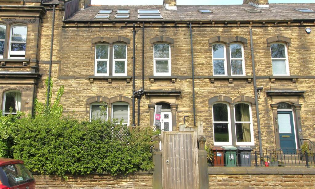 4 bedroom terraced house for sale in Wakefield Road, Huddersfield, HD5 8DB, HD5