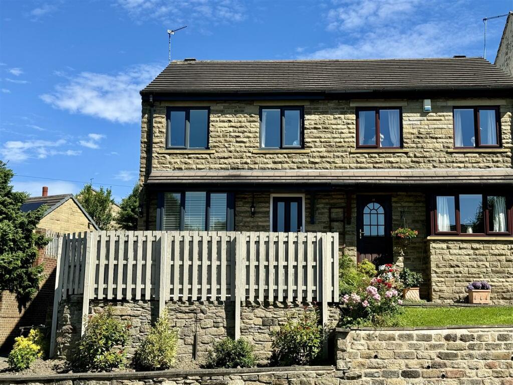 3 bedroom semidetached house for sale in Station Road, Fenay Bridge