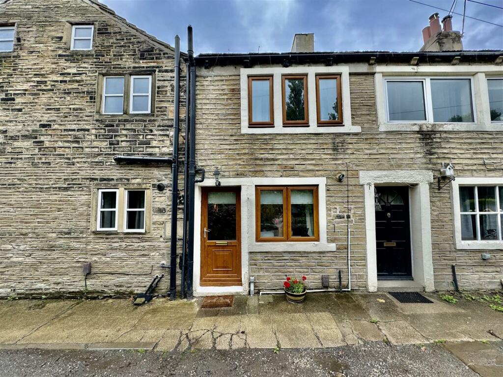 Main image of property: Longcroft, Almondbury, Huddersfield, HD5 8XW