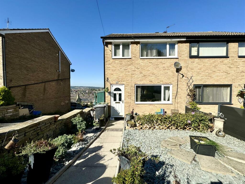 Main image of property: Forest Road, Almondbury, Huddersfield, HD5 8EU