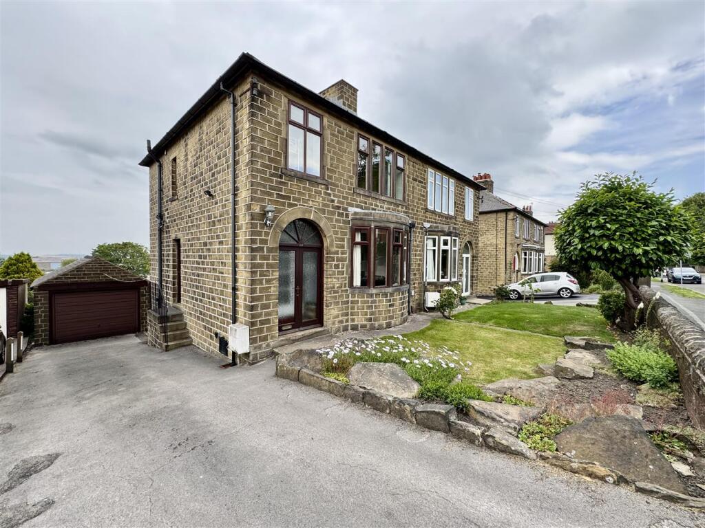 Main image of property: Dryclough Road, Crosland Moor, Huddersfield, HD4 5JB