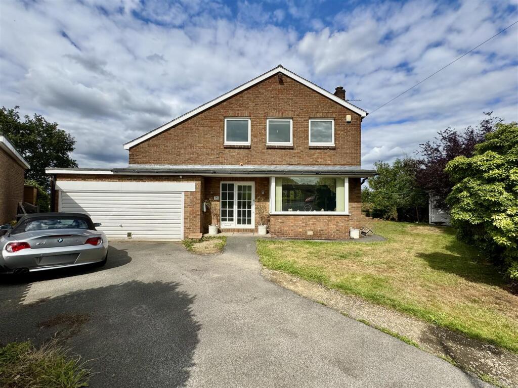 Main image of property: Far View Bank, Almondbury, Huddersfield, HD5 8EP
