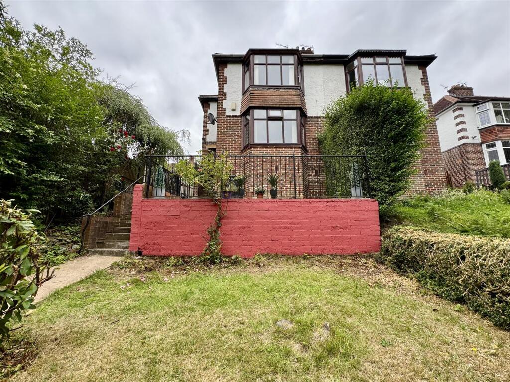Main image of property: Somerset Road, Almondbury, Huddersfield, HD5 8LP