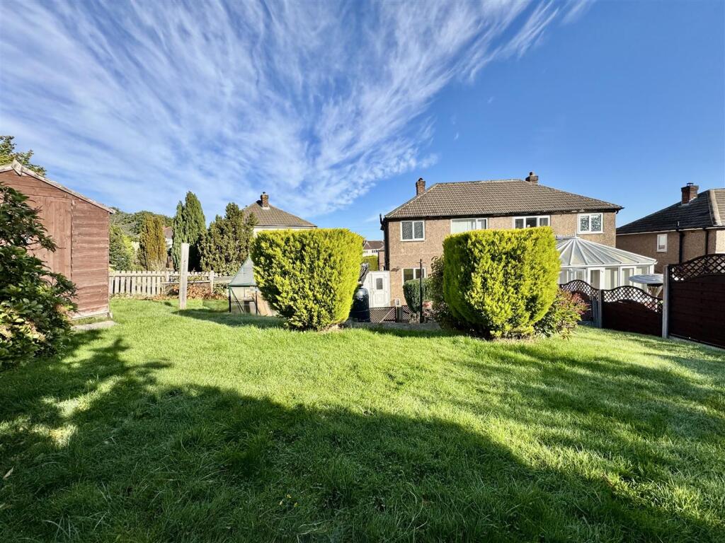 Main image of property: Pontey Mount, Waterloo, Huddersfield, HD5 8RE