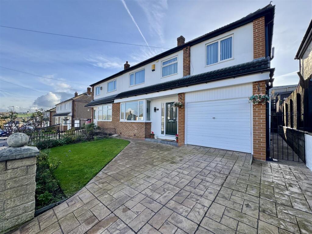 Main image of property: Greenside Avenue, Waterloo, Huddersfield, HD5 8QQ