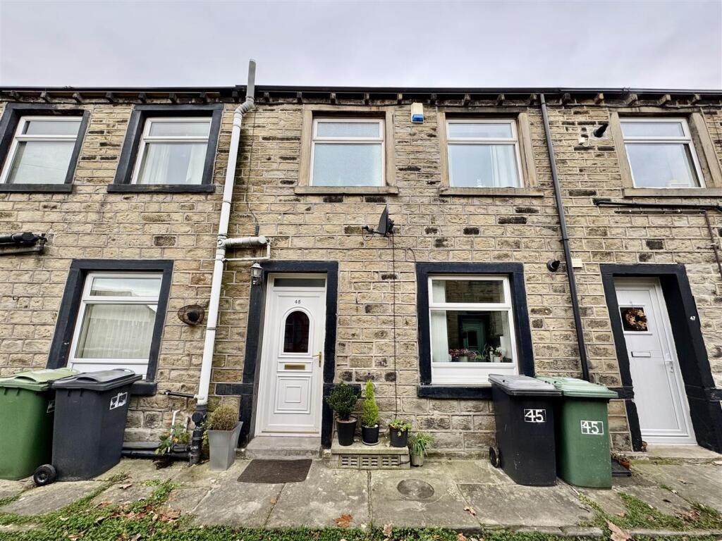 Main image of property: Westgate, Almondbury, Huddersfield, HD5 8XF