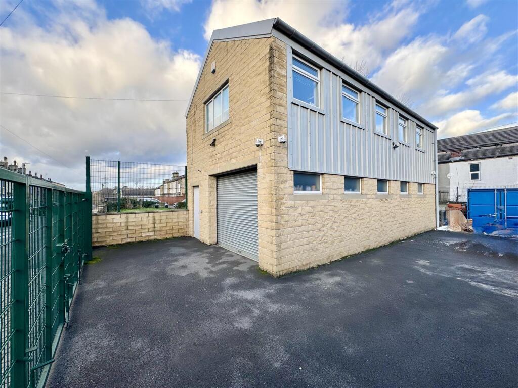 Main image of property: William Street, Brighouse, HD6 1HR