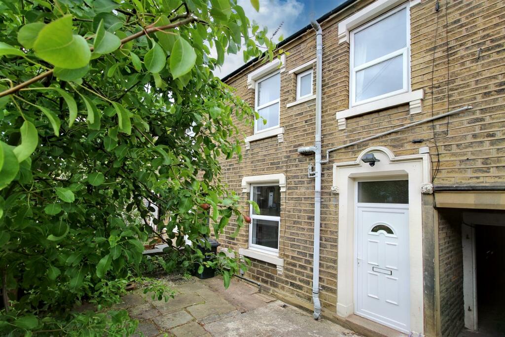 Main image of property: Barcroft Road, Huddersfield, HD4 6LB