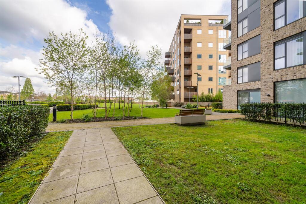 Main image of property: Cherry Orchard Road, Croydon, CR0