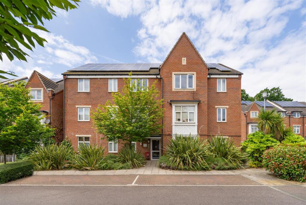 Main image of property: Robinson Court, Chalfont Road, South Norwood, SE25