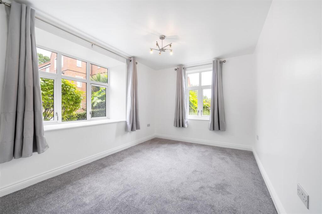Main image of property: Robinson Court, Chalfont Road, South Norwood, SE25