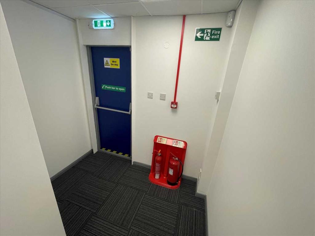 Commercial property for rent in Unit 5, Ashton Gate, ROMFORD, RM3