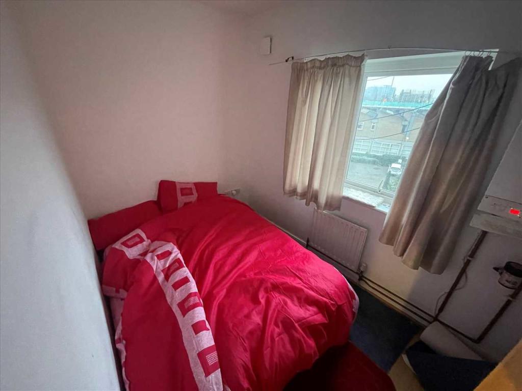 2 bedroom apartment for sale in Mercury Court Victoria Road, Romford, ROMFORD, RM1