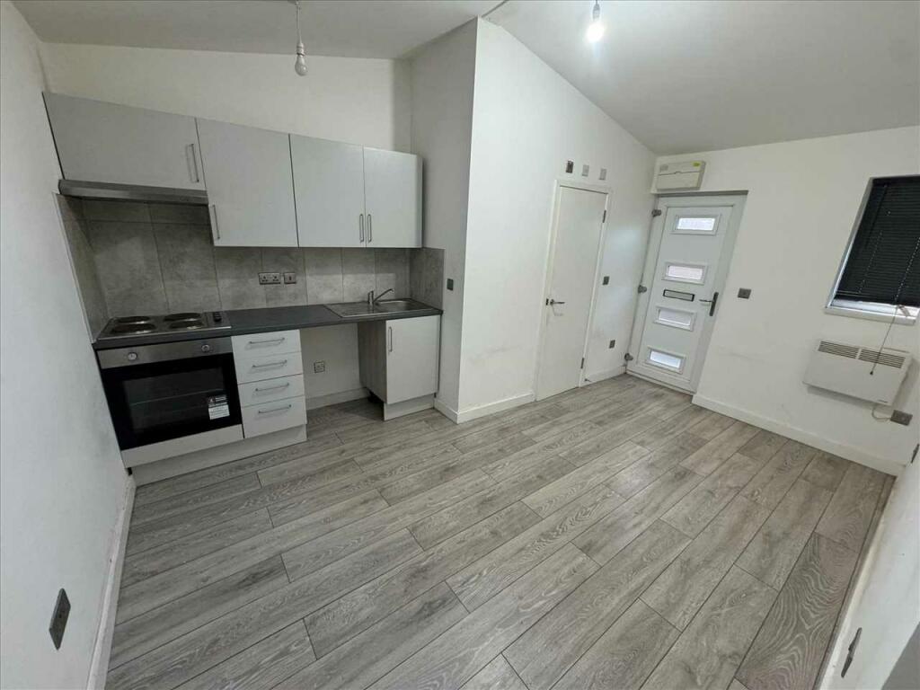 1 bedroom apartment for rent in Suttons Lane, Hornchurch, ROMFORD, RM12