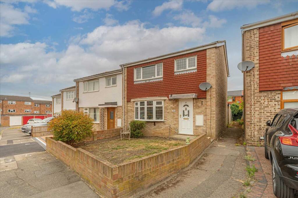 Main image of property: Owlets Hall Close, Hornchurch, Hornchurch
