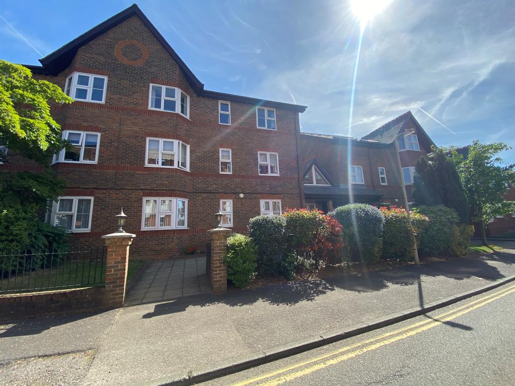 1-bedroom-retirement-property-for-sale-in-eastfield-road-brentwood-cm14