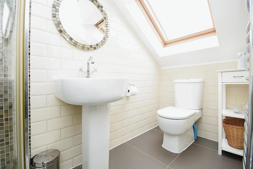 4 bedroom semidetached house for sale in Robin Hood Road, Brentwood, CM15