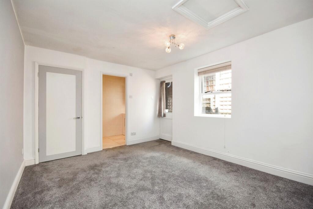 Additional property image - Coxtie Green Road, Pilgrims Hatch, Brentwood