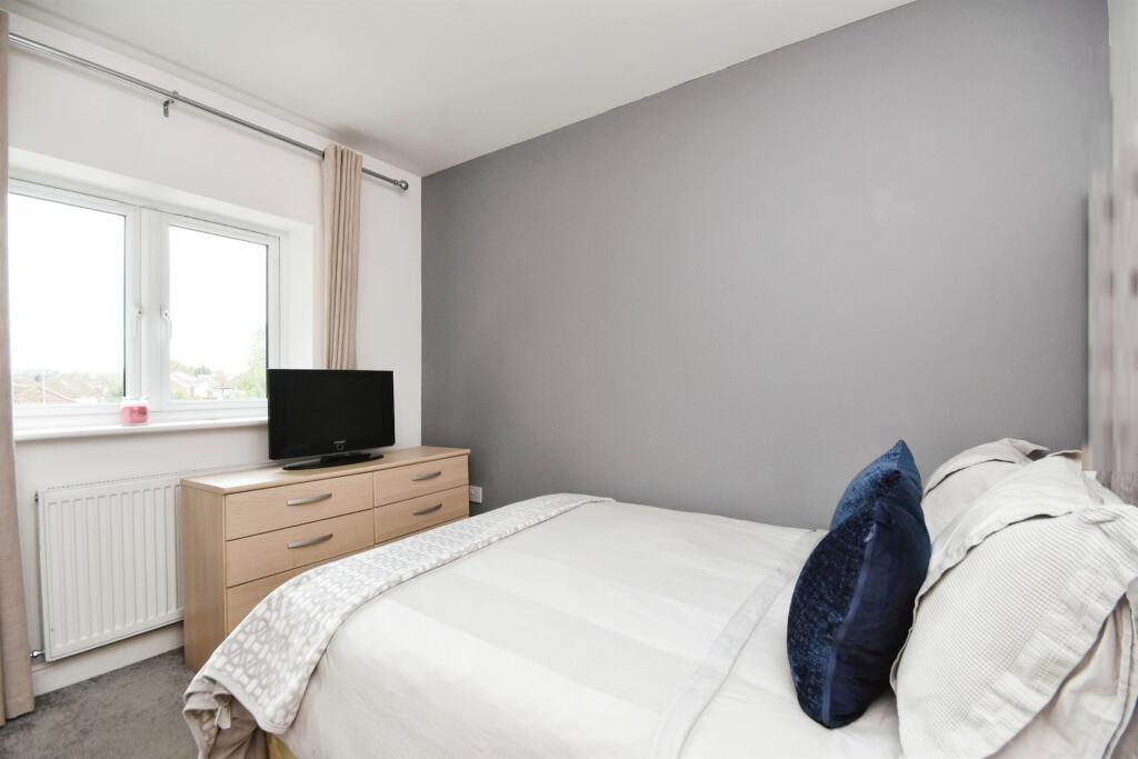 Additional property image - Danes Way, Pilgrims Hatch, Brentwood