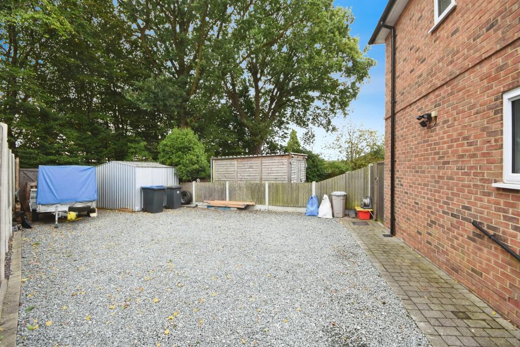 Additional property image - Danes Way, Pilgrims Hatch, Brentwood