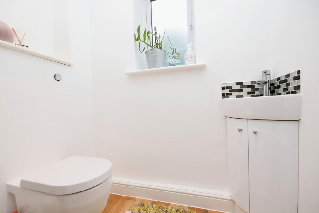 Additional property image - Danes Way, Pilgrims Hatch, Brentwood