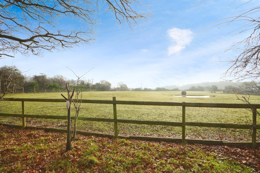 Additional property image - Deal Tree Bungalows, Doddinghurst, Brentwood