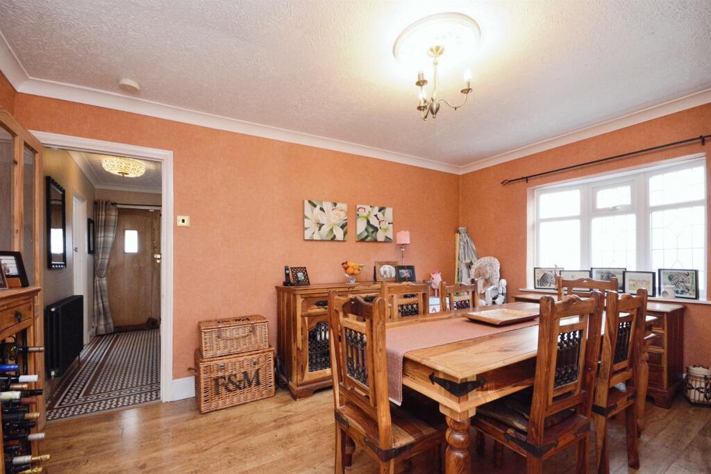 Additional property image - Deal Tree Bungalows, Doddinghurst, Brentwood