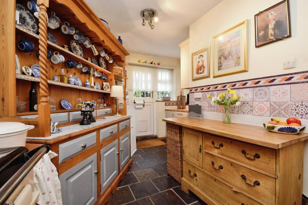 Additional property image - Tower Hill, Brentwood