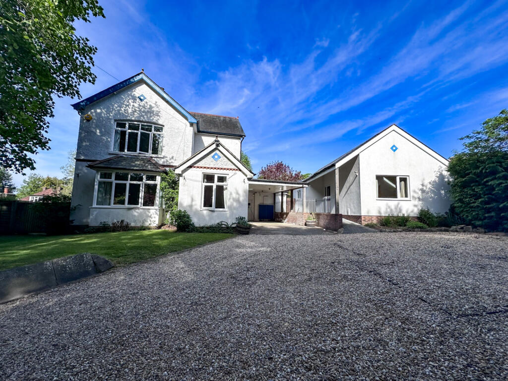 Main image of property: Botley Road, Burridge
