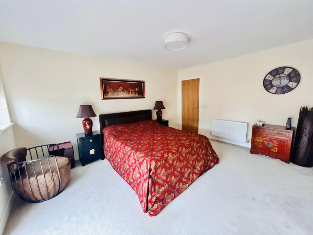 5 bedroom detached house for sale in Crosshill Road,