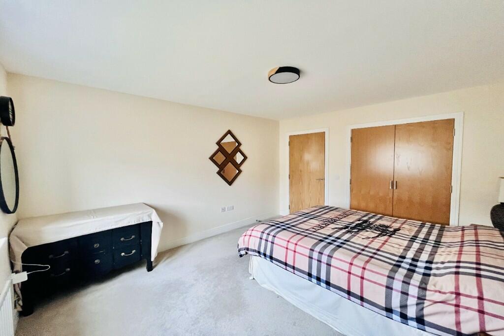 5 bedroom detached house for sale in Crosshill Road,