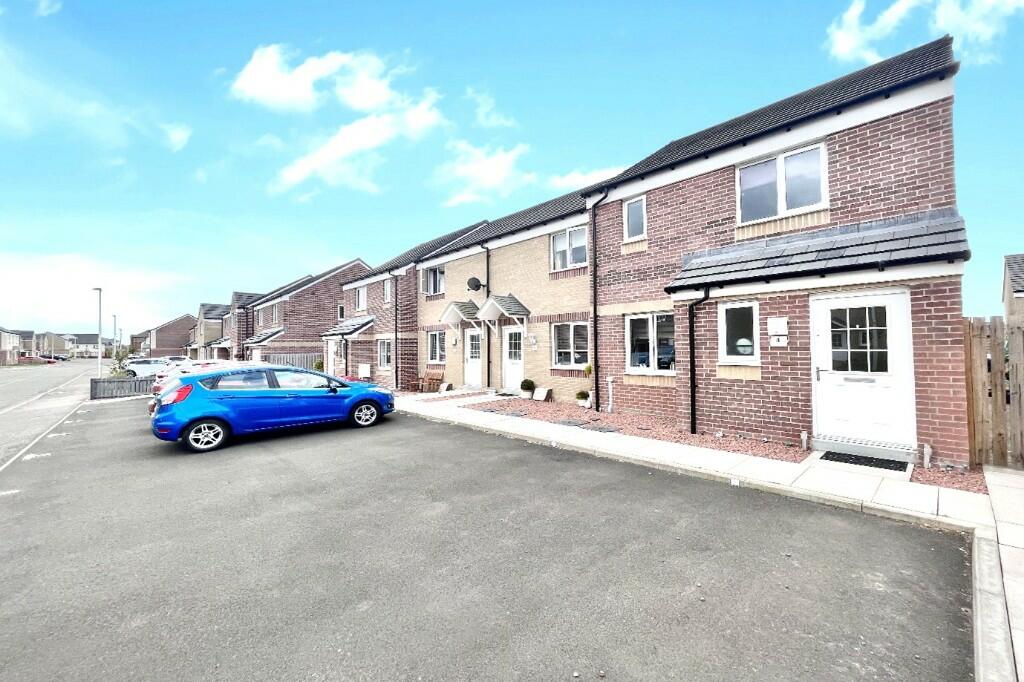 3 bedroom end of terrace house for sale in Elie Drive,