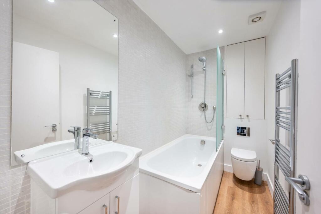 2 bedroom flat for sale in Shirland Road, Maida Vale, London, W9