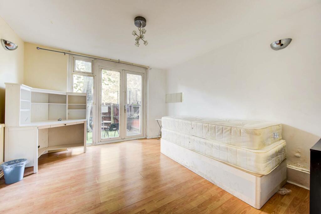 4 bedroom terraced house for sale in Chippenham Road, Maida Vale