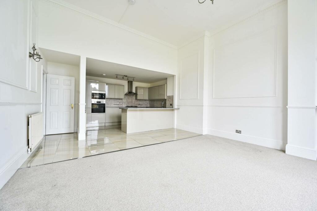 3 bedroom flat for rent in Sutherland Avenue, Maida Vale, London, W9