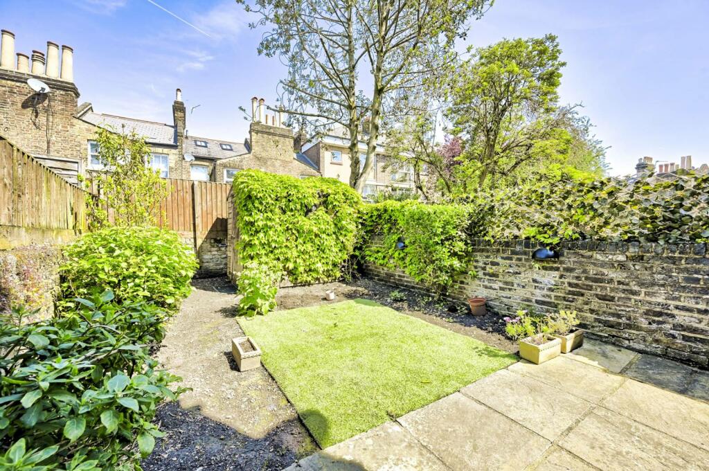 3 bedroom house for sale in Oliphant Street, Queen's Park, London, W10